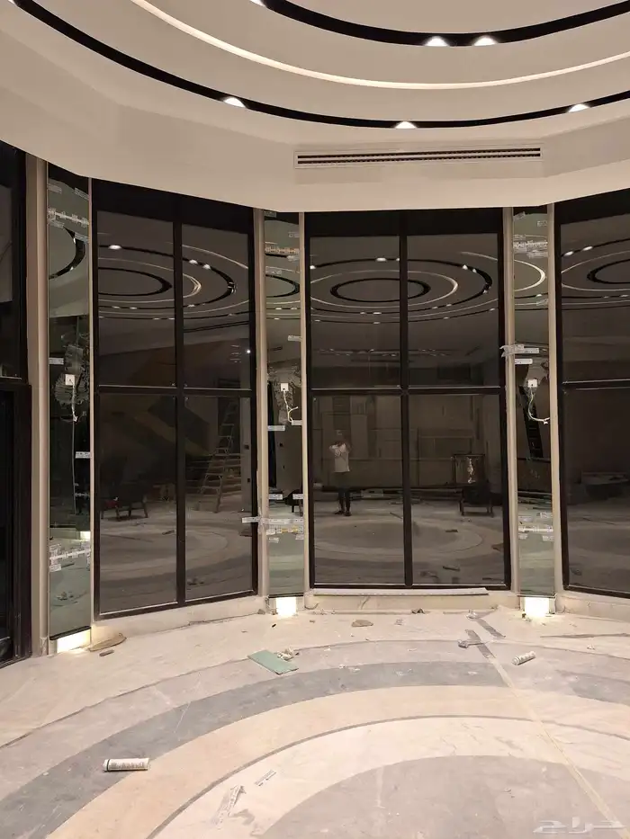 زجاج سيكوريت _جده شوارات وقواطع وواجهات وطرابزونات ومر 9