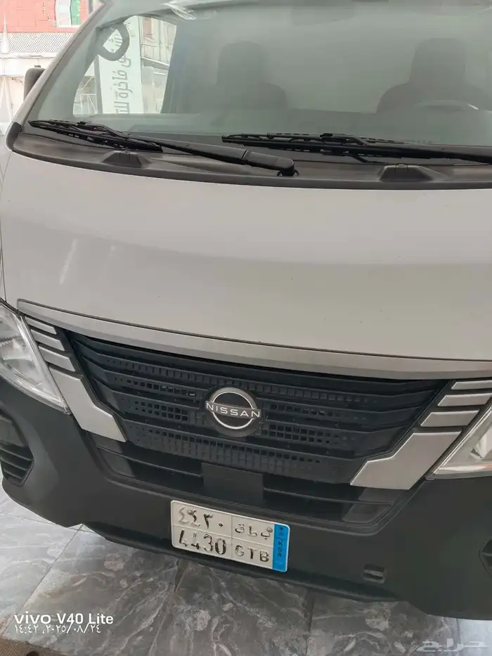 نيسان باص ثلاجه موديل 2023 قير عادي ديزل 4