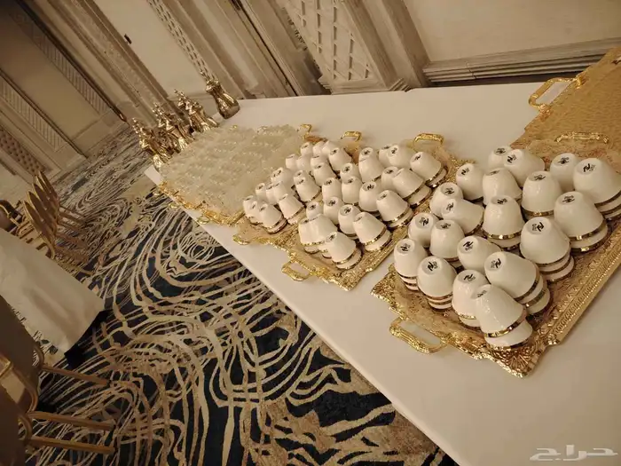 قهوجين وصبابين رجال ونساء. لدينا تاجير كراسي وطاولات و 1