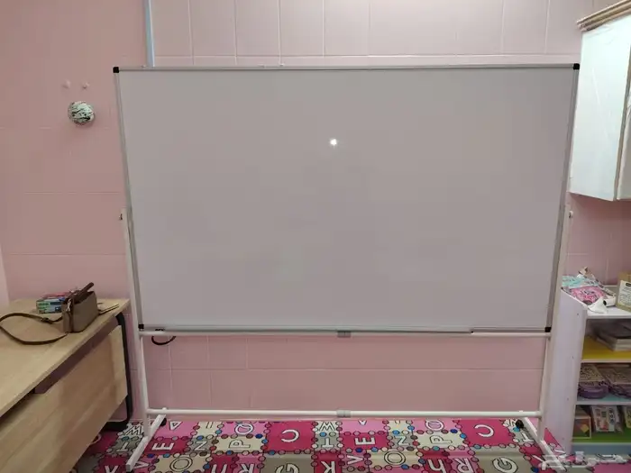 سبورات وطاولات 0