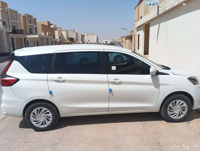 سوزوكي اورتيجا 2023 8