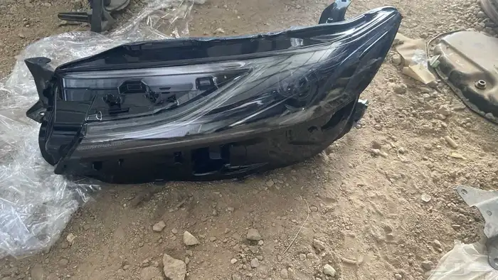 يوجد لدينا جميع انواع قطع غيار السيارات المستخدمه تشليح 5