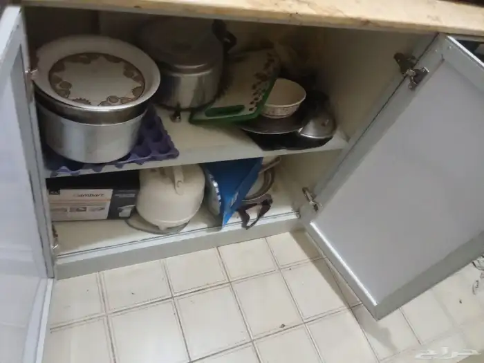 دولاب مطبخ متر ونص بجميع أغراضه 5