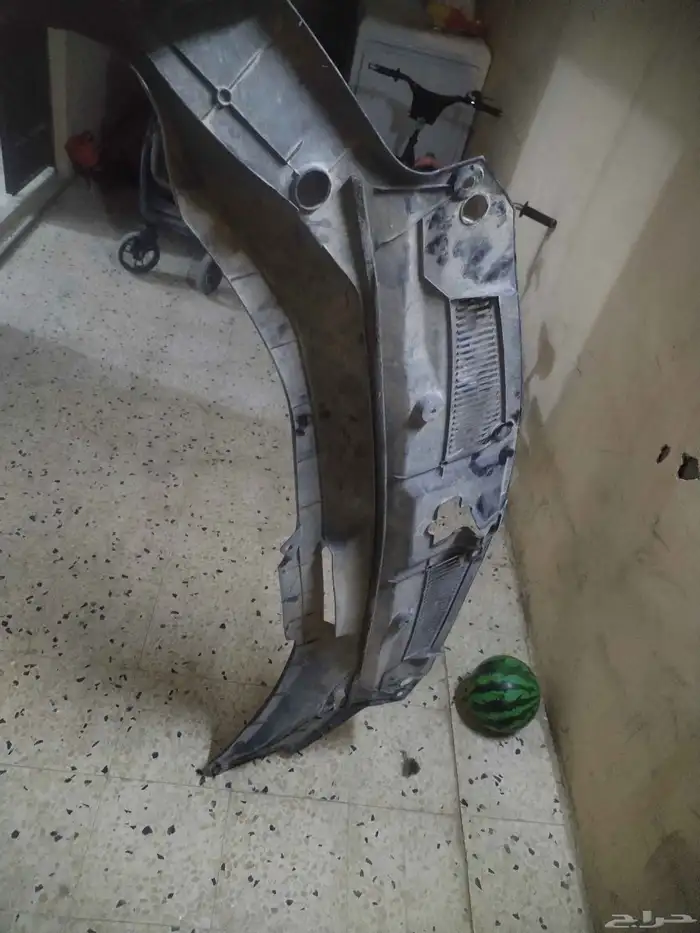 للبيع مجموعة أغراض ديكور صدام لكزس rx وغيره كم بالصور 0