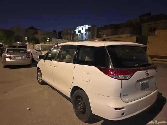 تويوتا بريفيا موديل 2014 1