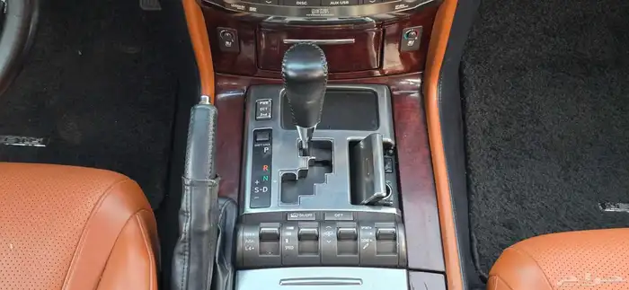 لكزس LX 570 2011 26