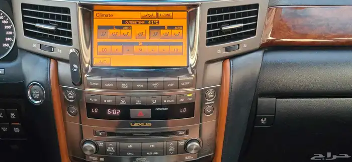 لكزس LX 570 2011 27