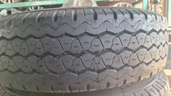 طقم كفرات برجستون. 195R15. شبه جديد ا 3
