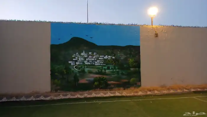 رسم المباني السعوديه القديمه الاثريه علي الجدار ابو منار الر 3