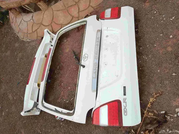 باب شنطه لاندكروزر مع جناح للبيع المستعجل 1