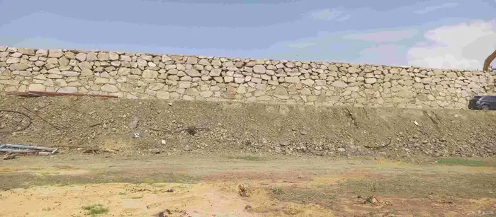 معلم حجر 1