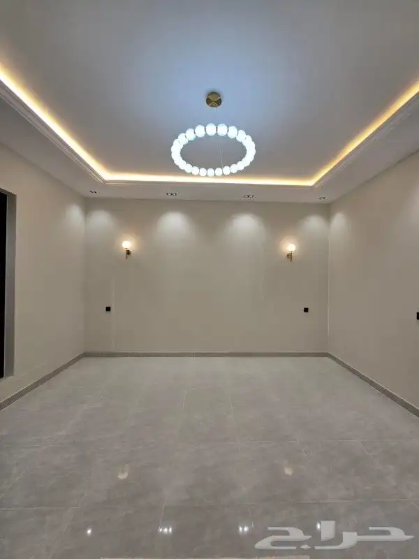 للبيع روف علوي مع ملحق تشطيب فاخر VIP مقابل نادي ضمك 5