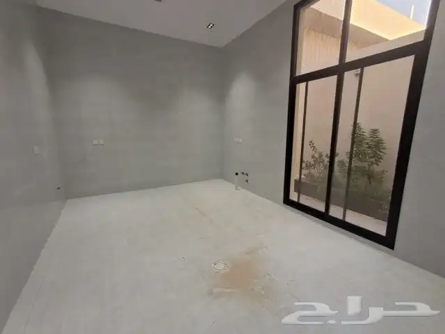 فيلا للبيع في حي العريجاء الوسطى 4