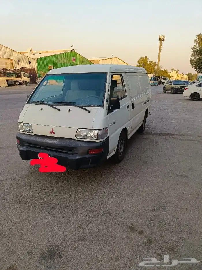 باص مستبيشي 2012 نضيف 0