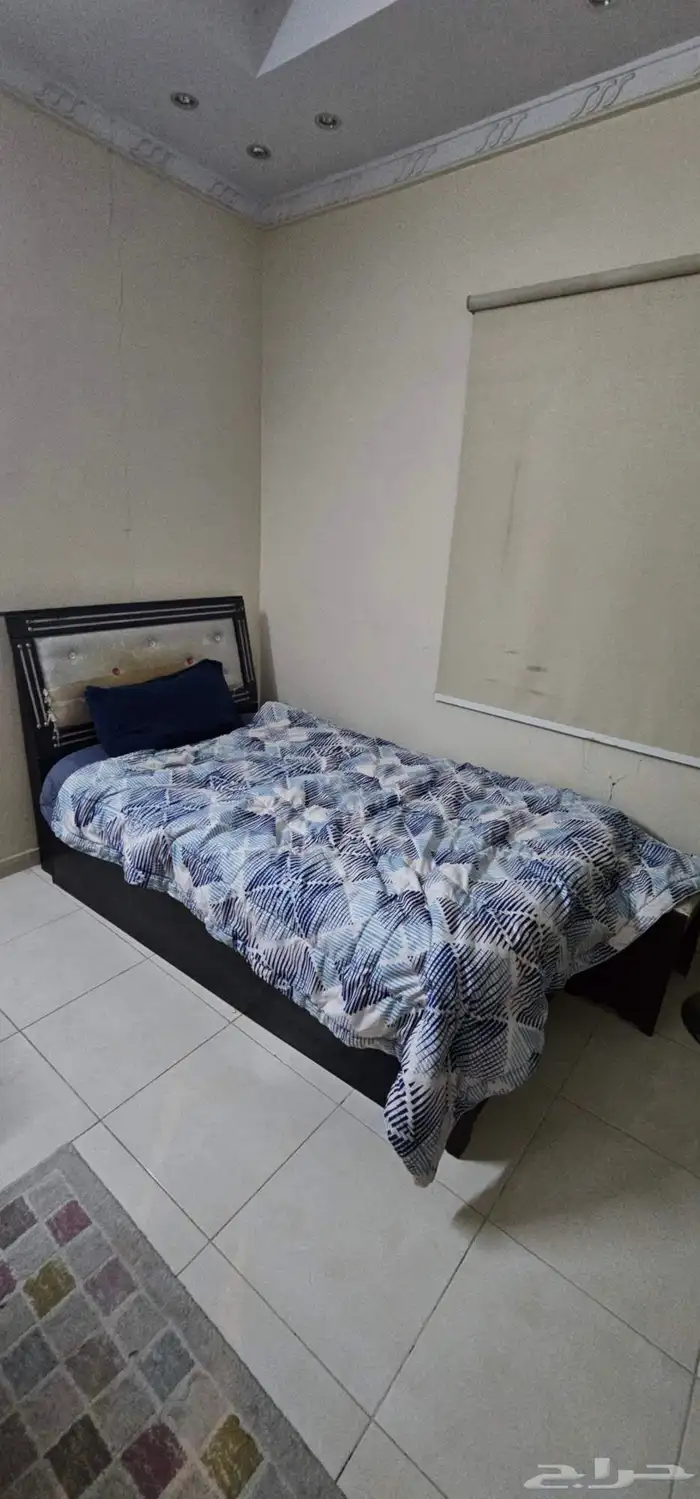 سرير وطقم تسريحه مستعمله بحاله جيده 0