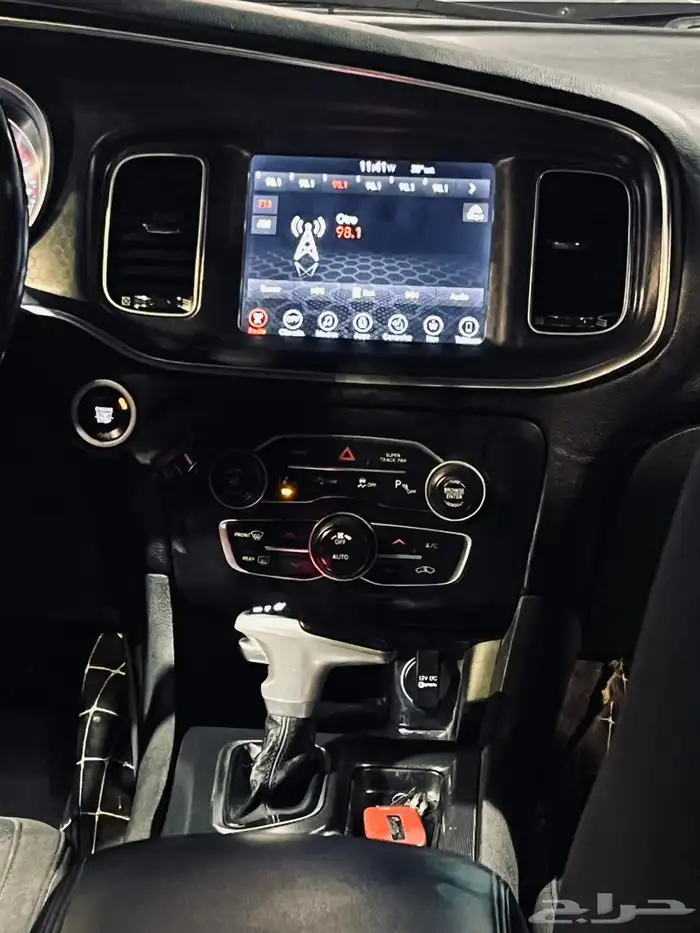 تشارجر 2017 RT V8 بحاله ممتازه 10