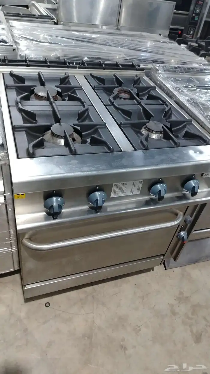 معدات مطاعم ومخابز وحلويات و كافيهات مستخدم   للتوا 9