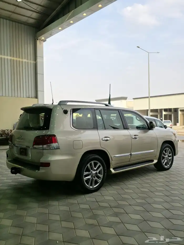 لكزس - 2012 - LX570 - فل كامل - بسعر 110 8
