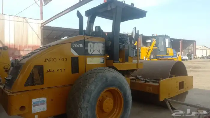 رصاصه كبيرة cat و قريدر shantui و شيول komatsu للايجار 2
