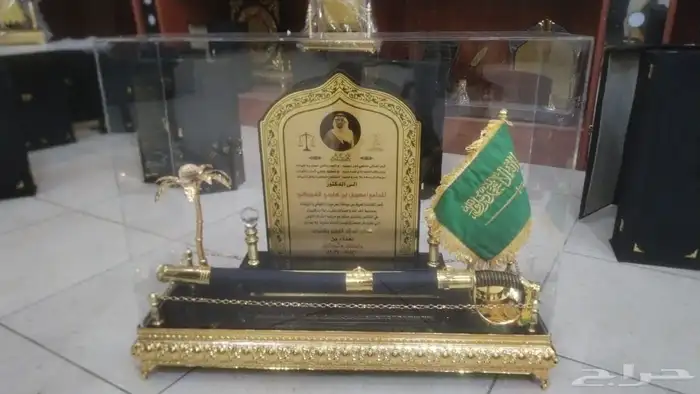 هدايا اطقم دروع و سيوف فاخرة 34