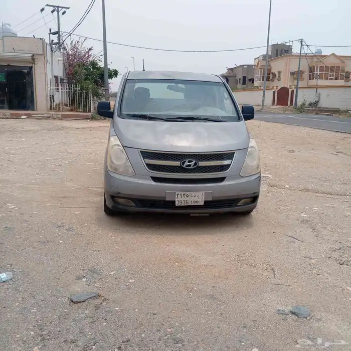 في محافظة بارق لمحبي نقل المدارس نعرض بكم سيارة هيوندي اتش1 0