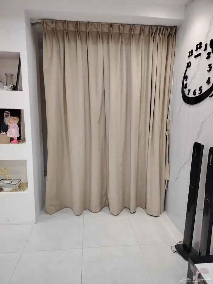 للبيع طقم كنب مع ستاير معروض للبيع طقم كنب مكون من كنبة 3 1