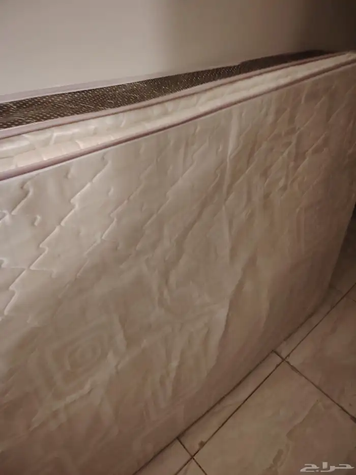 اثاث منزلي للبيع وطاولات 2