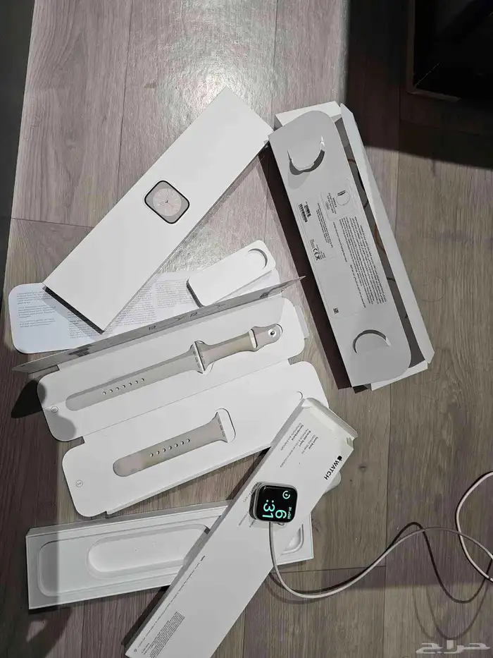 ساعه أبل 8 مقاس 45 استخدام نظيف خدوش خفيفه على شاشه 0