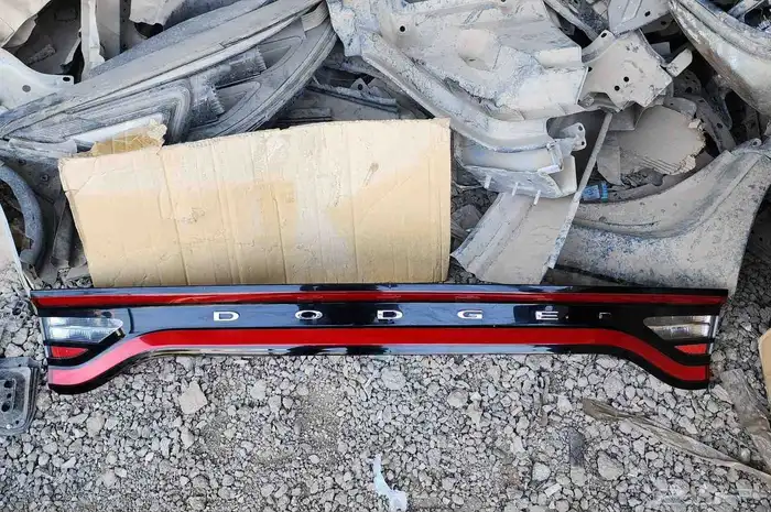 اسطب شنطه دوج تشارجر 2015-2024 3