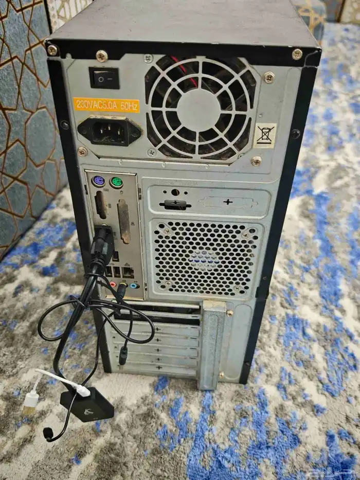 كمبيوتر قديم عليه ويندوز 10 5