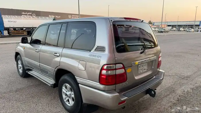 تويوتا لاندكروزر 2004 ماشي 365 الف كيلو 5