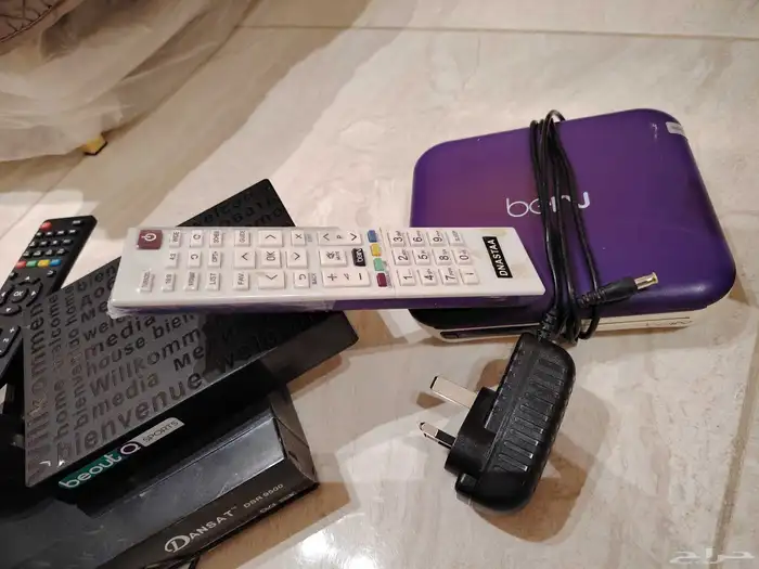 اثاث منزلي للبيع وطاولات 1