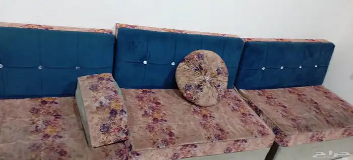 كنب للبيع بحالة جيدة ب 100 ريال 0