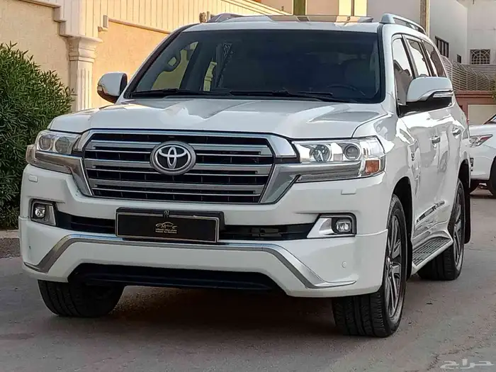 تويوتا لاندكروزر ( 2016 ) VXR فل كامل سعودي بنزين نظيف جدا 0