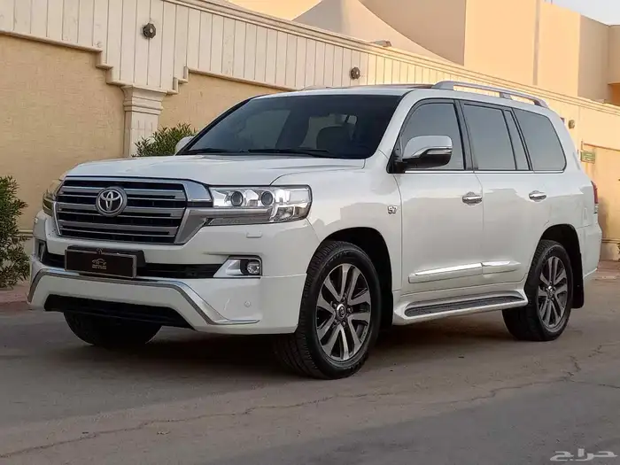 تويوتا لاندكروزر ( 2016 ) VXR فل كامل سعودي بنزين نظيف جدا 2