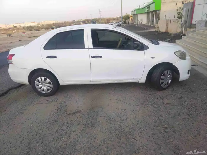 يارس 2012 نظيفه ع الشرط 1