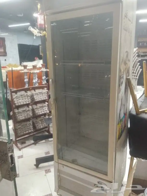 اغراض كافيه للبيع كراسي وطاولات ثلاجه عرض ديب فريزر صغير 4