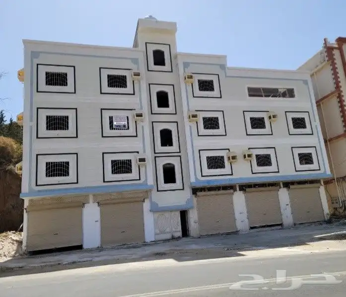 ليسه ملونه بجميع اشكلها سمنت ابيض وبطحا اريض معا العزل 2