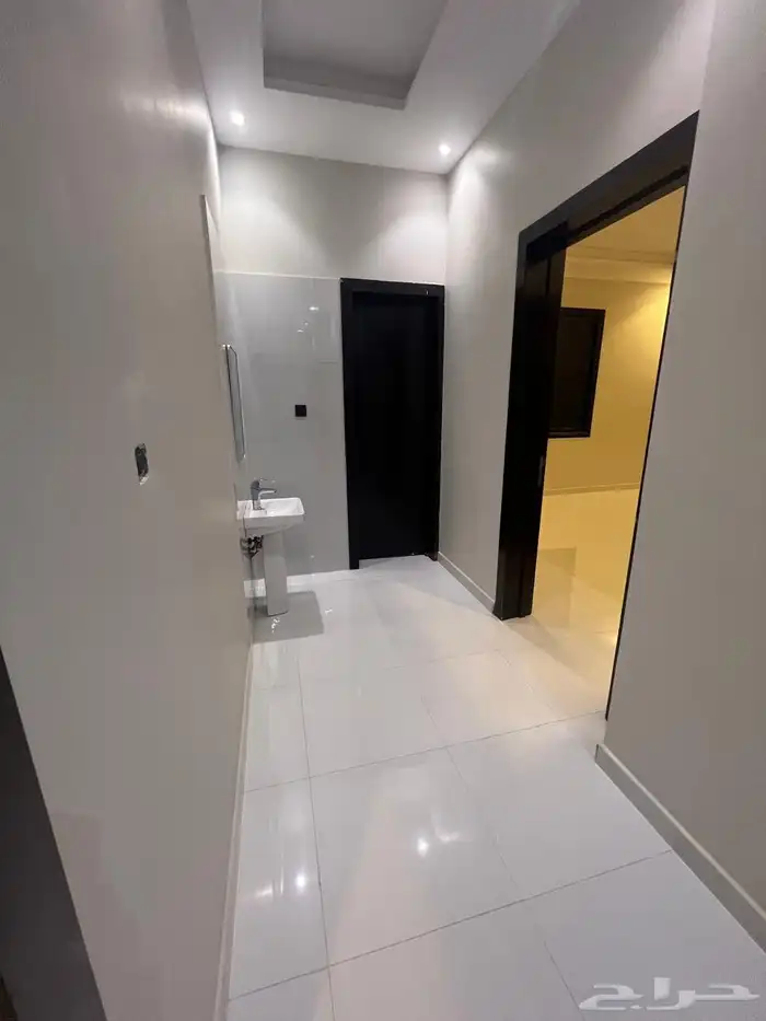 شقه جديده للايجار حي البيان 2