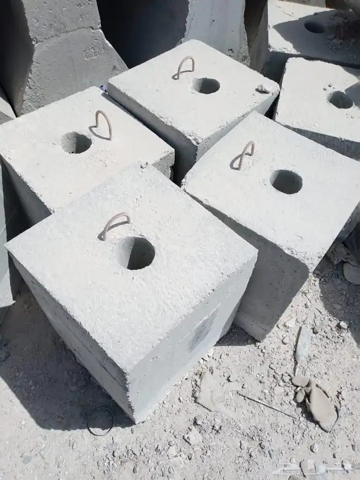 يوجد لدينا منتجات جميع المقاصات من الحواجز الخرصانيه وبافضل 8