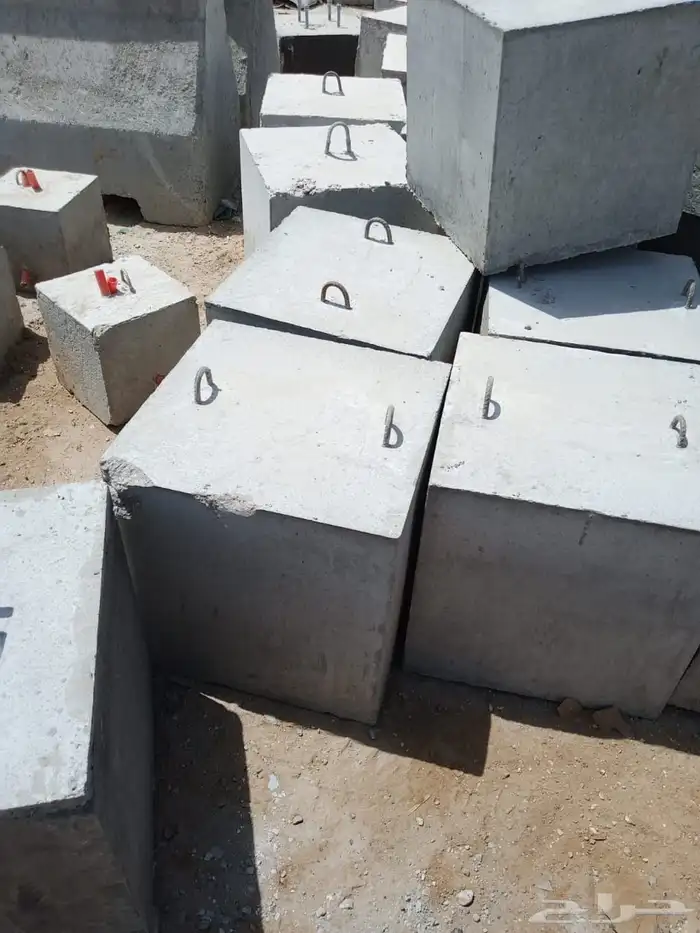 يوجد لدينا منتجات جميع المقاصات من الحواجز الخرصانيه وبافضل 9