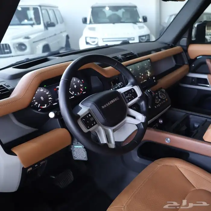 لاندروفر دفندر HSE 110 V6 موديل 2024 4