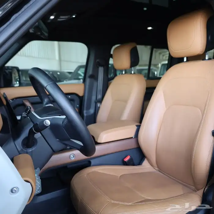 لاندروفر دفندر HSE 110 V6 موديل 2024 7