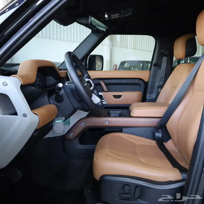 لاندروفر دفندر HSE 110 V6 موديل 2024 5
