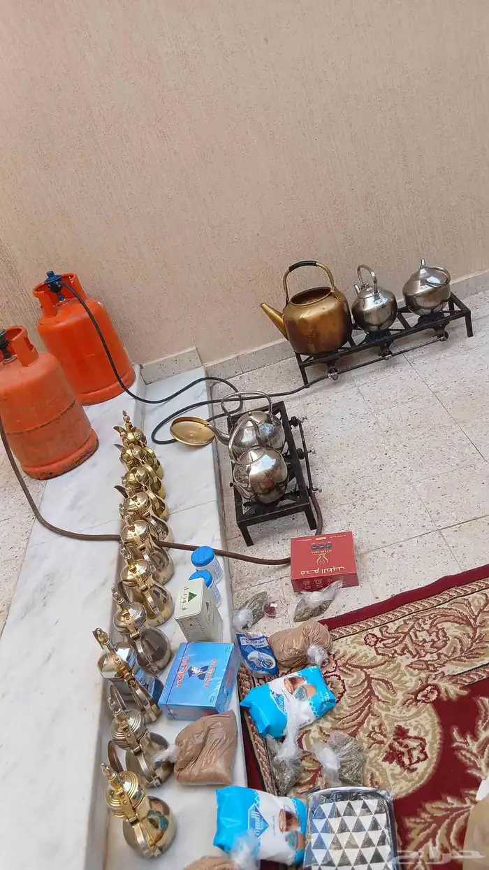 معاك القهوجي ابو حبيبه عندي صبابين وقهوجين دي جي سماعات طاول 5