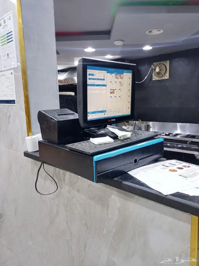 مطعم للتقبيل او بيع معدات كاملة 0