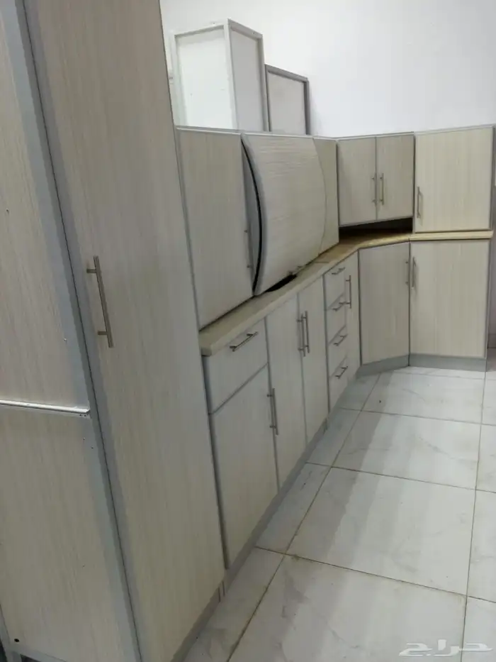 مطبخ جاهز متوفر عدت الوان مقاس 6متر او مترين 3