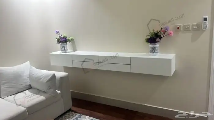 طاولة تلفاز معلقه لون ابيض 3