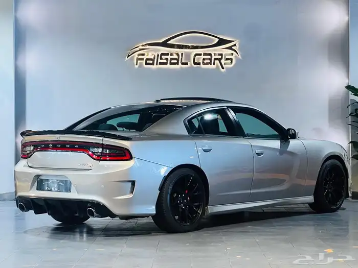 تشارجر 2017 RT V8 نظيف وبحاله ممتازه 4