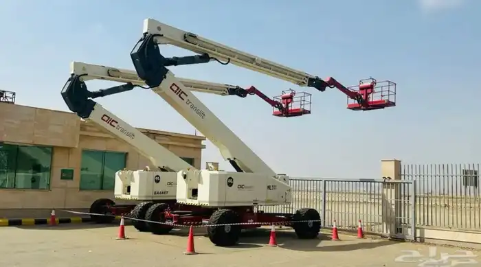 ايجار رافعة عمال رافعة مقصيه سقالات كهربائيه سيزرلفت 1